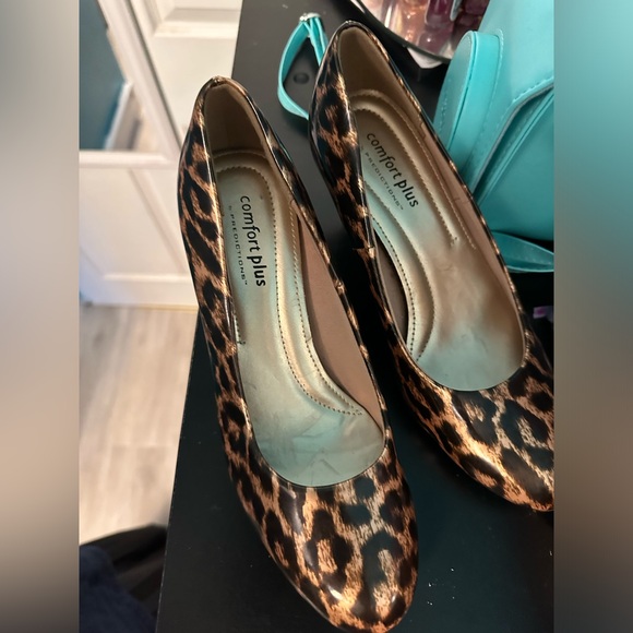 𝐒𝐮𝐩𝐞𝐫 𝐜𝐮𝐭𝐞 𝐥𝐞𝐨𝐩𝐚𝐫𝐝 𝐡𝐞𝐞𝐥𝐬 - Picture 3 of 3